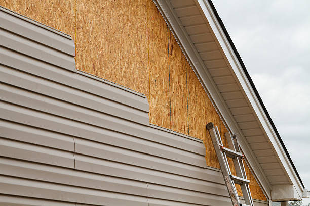 24/7 Emergency Vinyl Siding experts in Ellington, CT